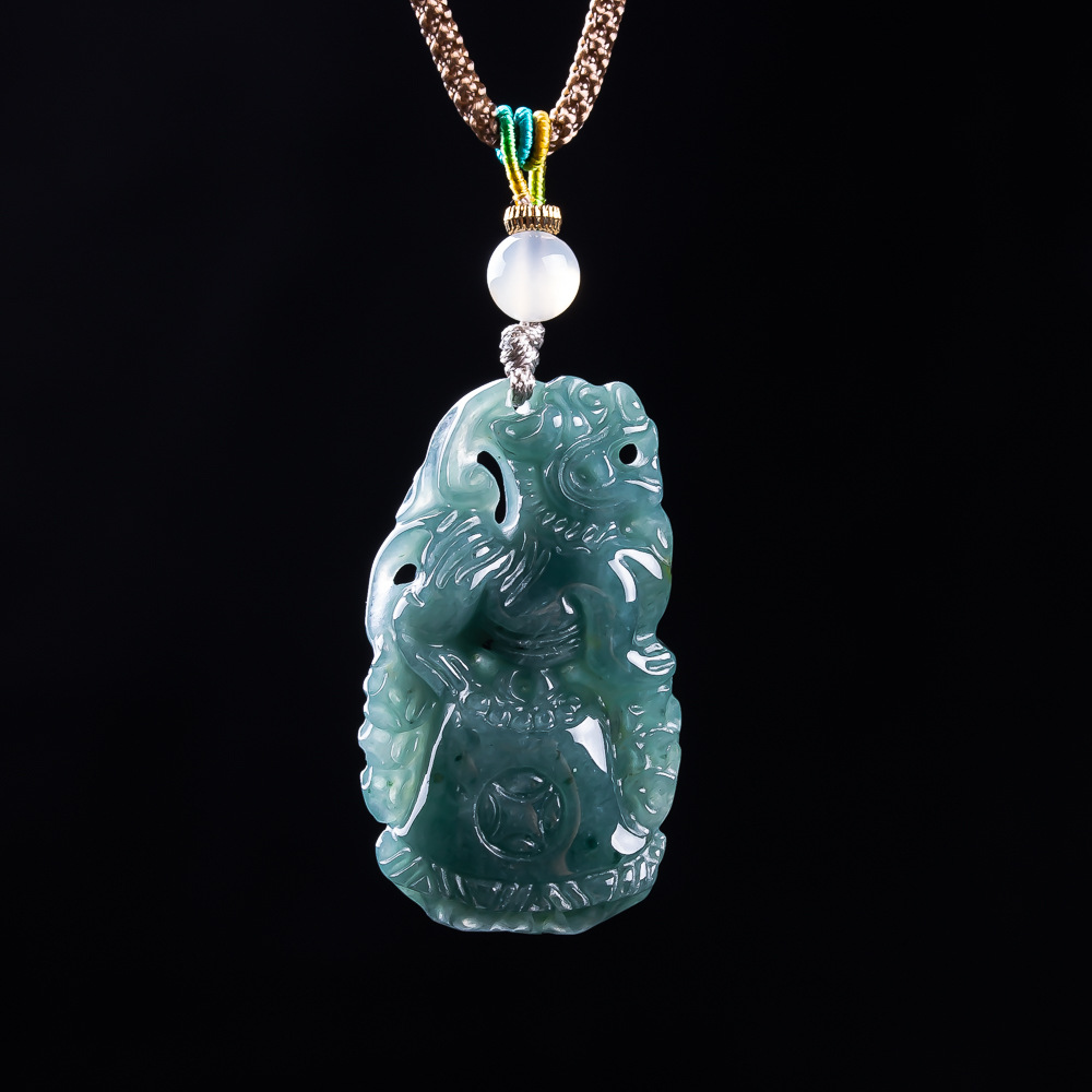 Burmese Jadeite Pixiu Pendant  - Necklace Pendant recension och pris