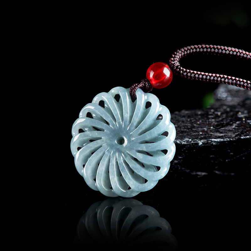 Burmese Jadeite Flower Pendant - Necklace Pendant recension och pris