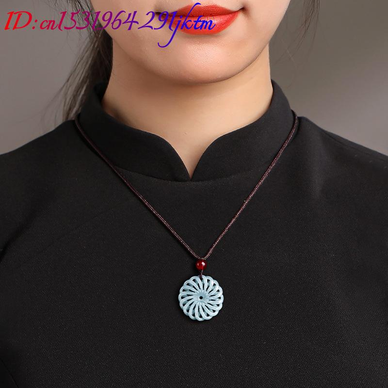 Burmese Jadeite Flower Pendant - Necklace Pendant recension och pris