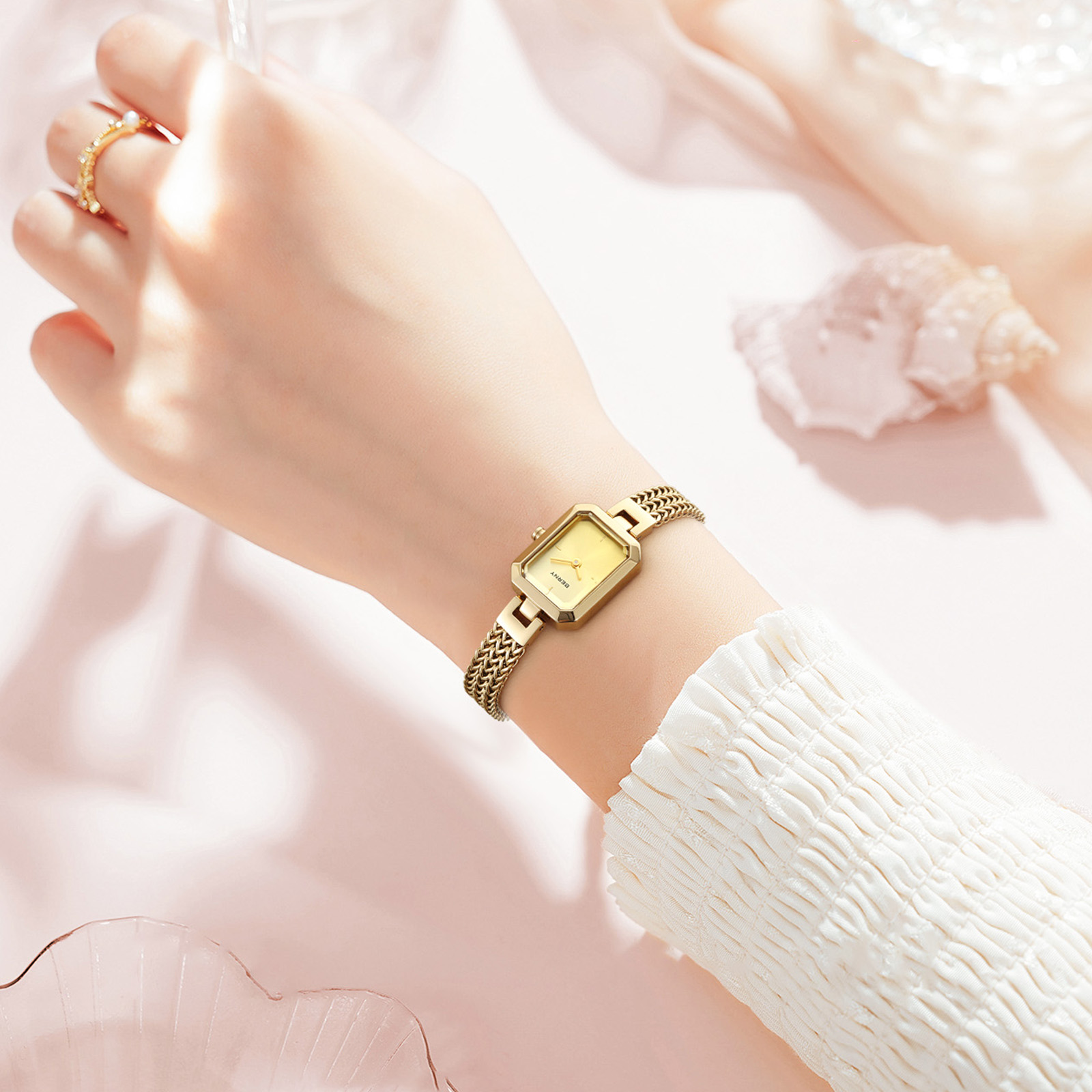BERNY Gold Watch for Women Min - Jewelry Like Watches recension och pris